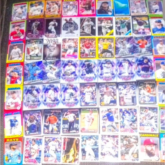Baseball Cards Lot of 250 - Topps 2023 -2024 *MINT* ! - Picture 2 of 8